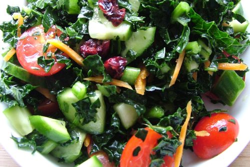 <!--:en-->Kale Salad With Marinated Portobello Mushrooms (In French)<!--:--><!--:fr-->Salade de kale aux portobellos marinés<!--:-->